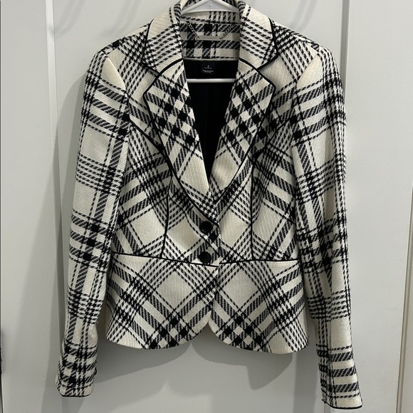 White House Black Market Jackets & Blazers - White House Black Market Tweed 40% Wool Peplum Blazer |Size 2